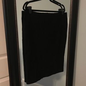 LIKE NEW BLACK PENCIL SKIRT SIZE XL
